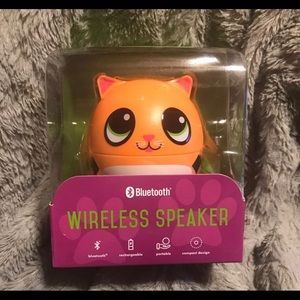 NWT Art and Sound Bluetooth Cute Cat Speaker